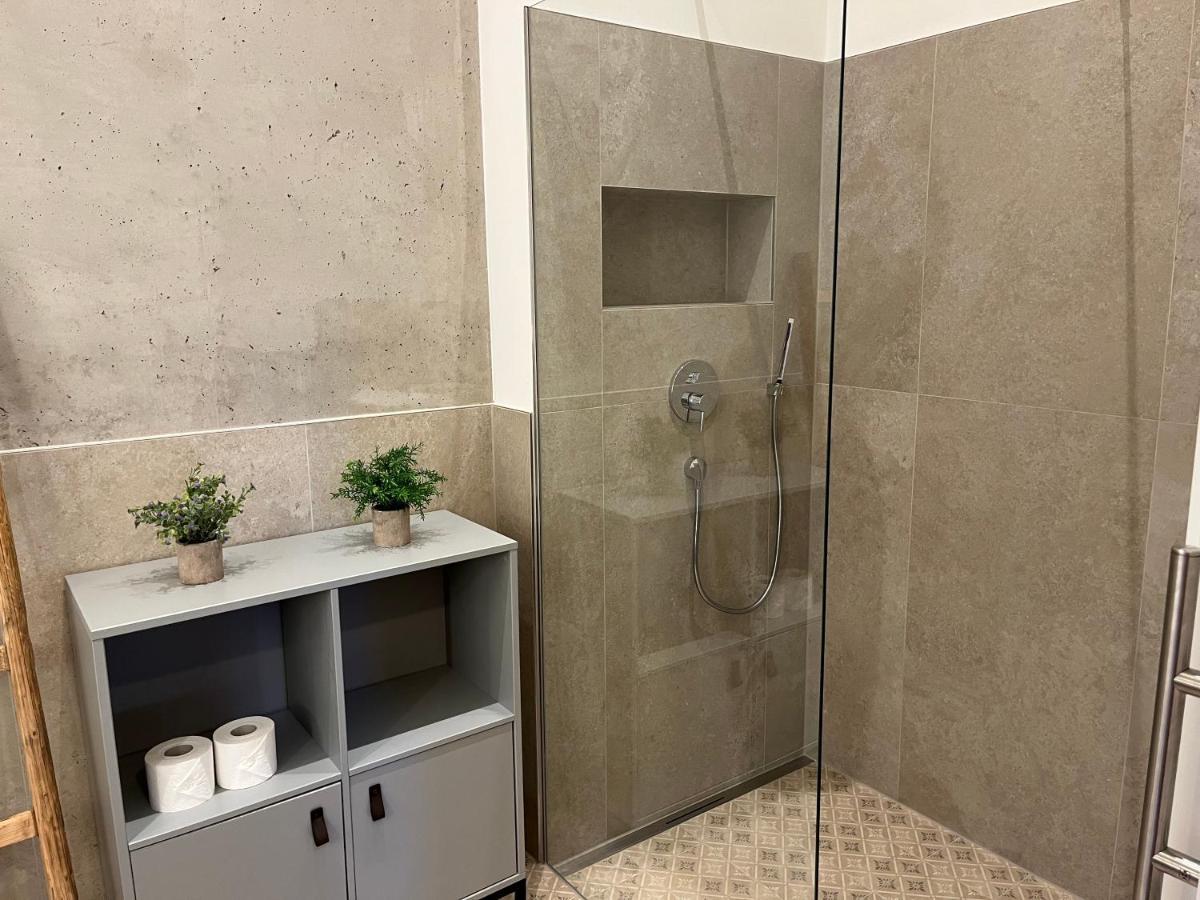 Gmunder Premium Dachgeschoss-Apartments غموند آم تيغرنسي المظهر الخارجي الصورة